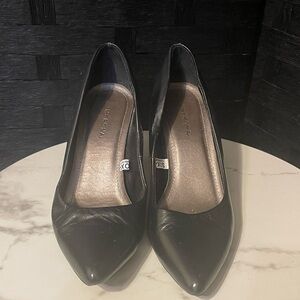 womens merona heels size 7.5M classic black pointed toe